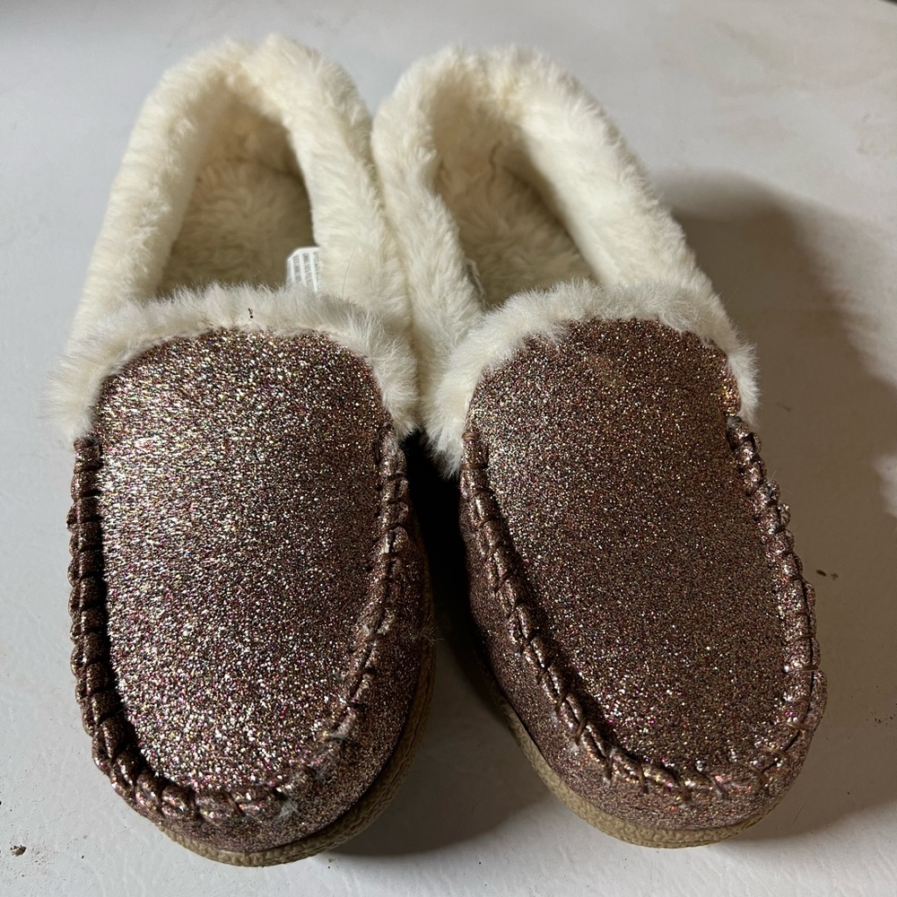 Pink glittery slipper shoes